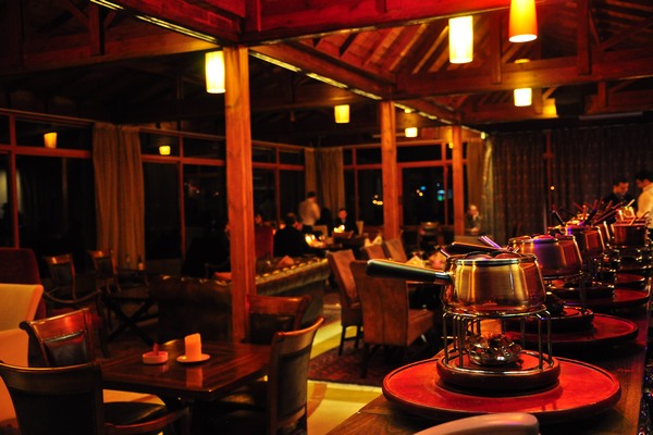Saturday Night At Starlight Lounge